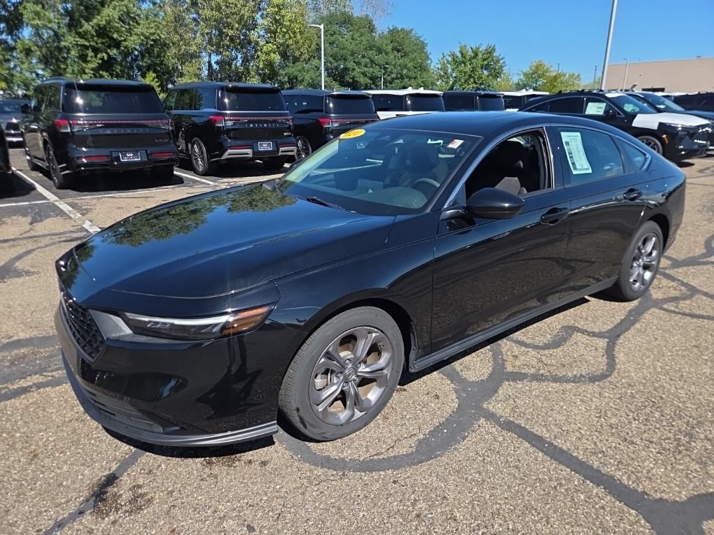 Used 2024 Honda Accord EX image 2
