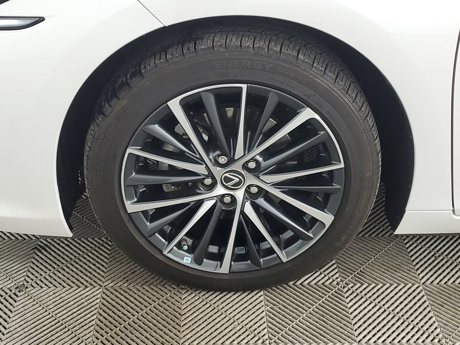 Used 2023 Lexus ES 350 w/ Premium Package image 17