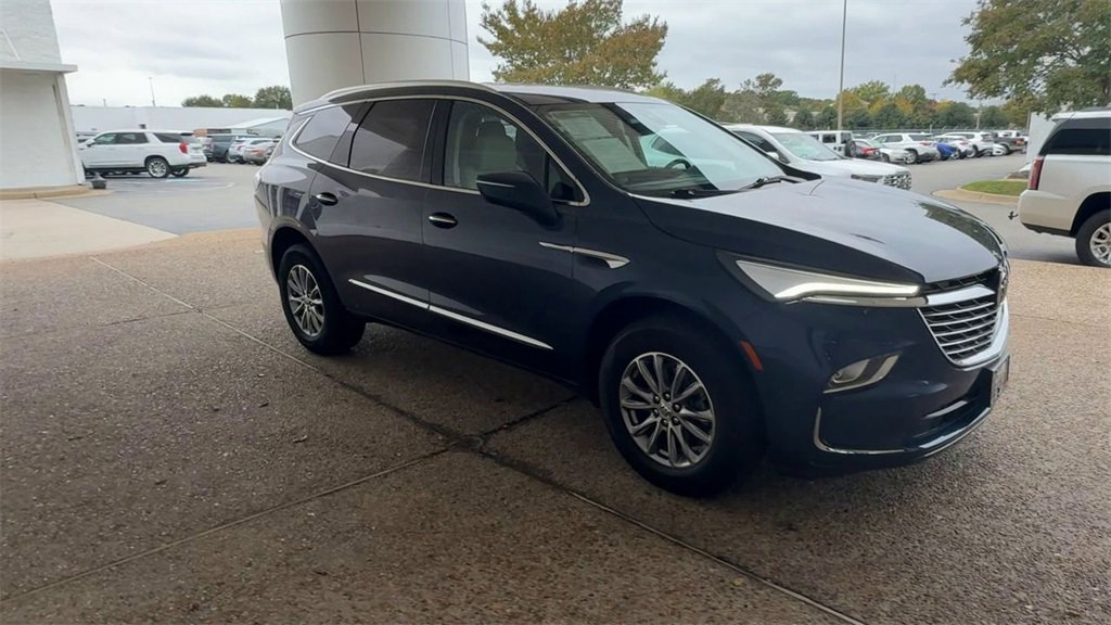 Certified 2023 Buick Enclave Essence image 2