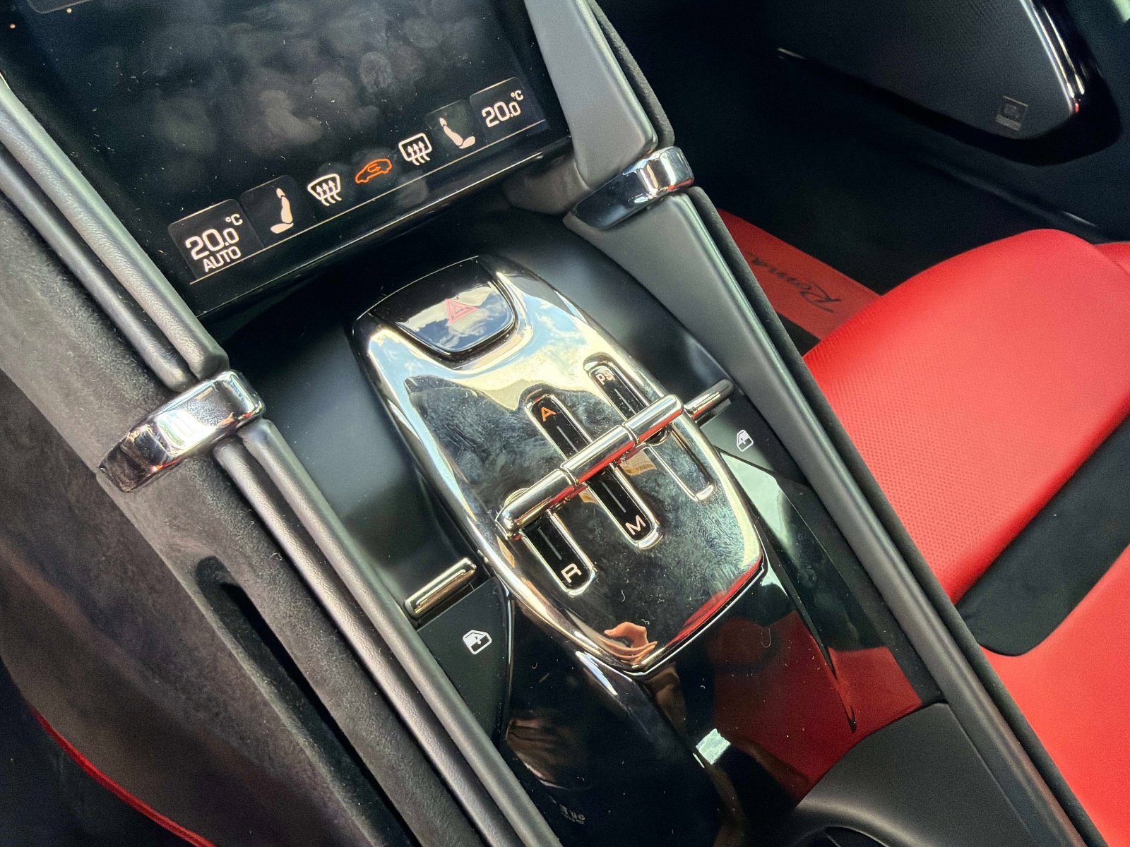 Used 2022 Ferrari Roma image 34