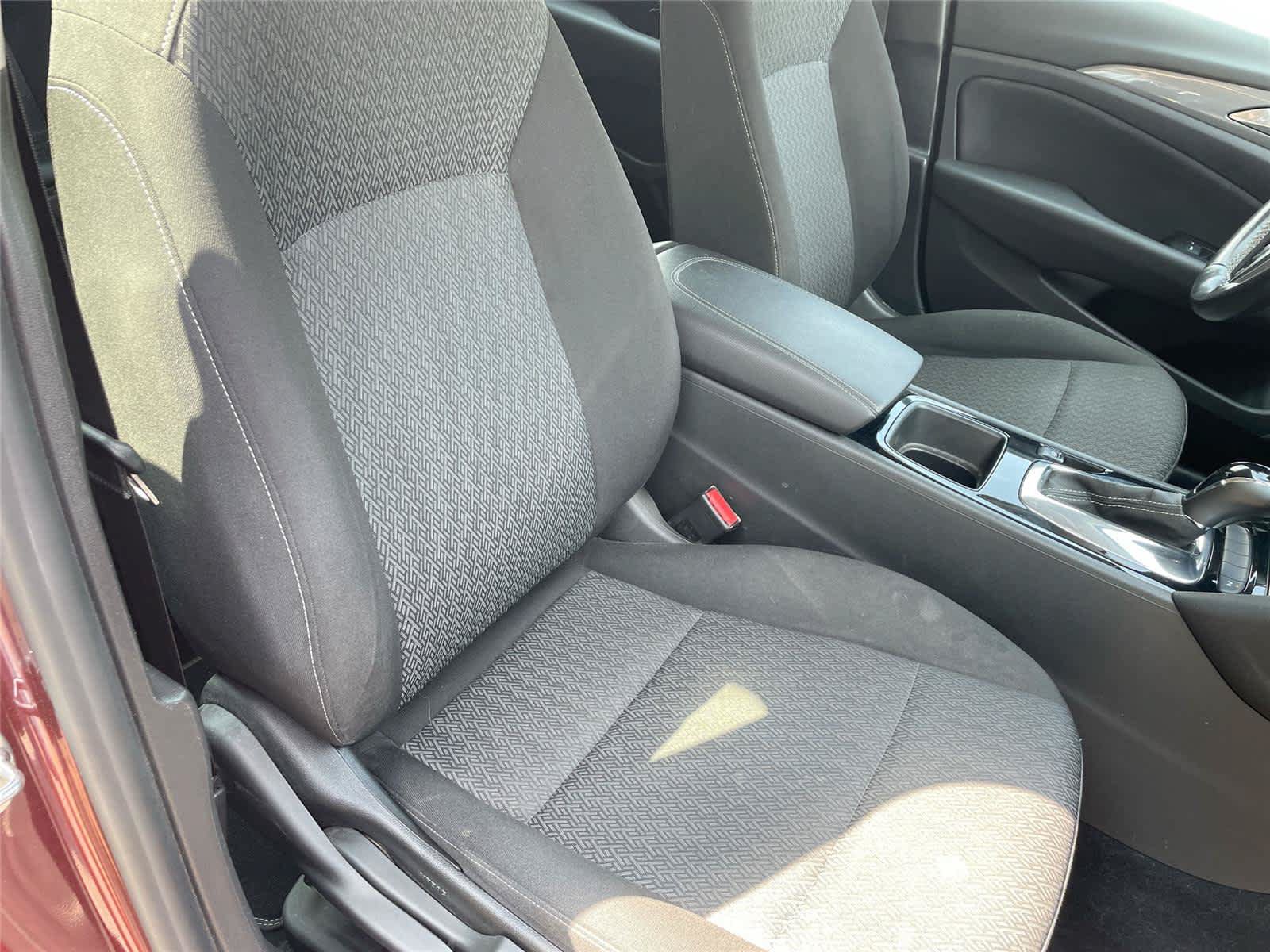 Used 2018 Buick Regal Preferred w/ Sights and Sounds Package AWD/4WD image 17