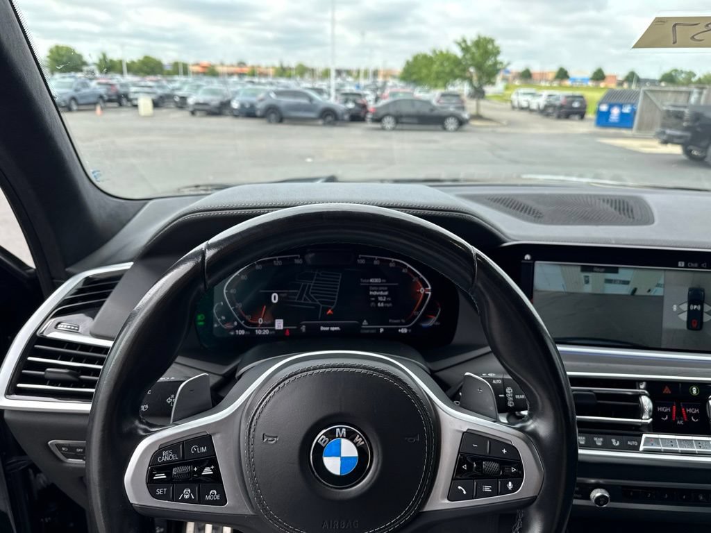 Used 2022 BMW X7 xDrive40i w/ M Sport Package AWD/4WD image 13