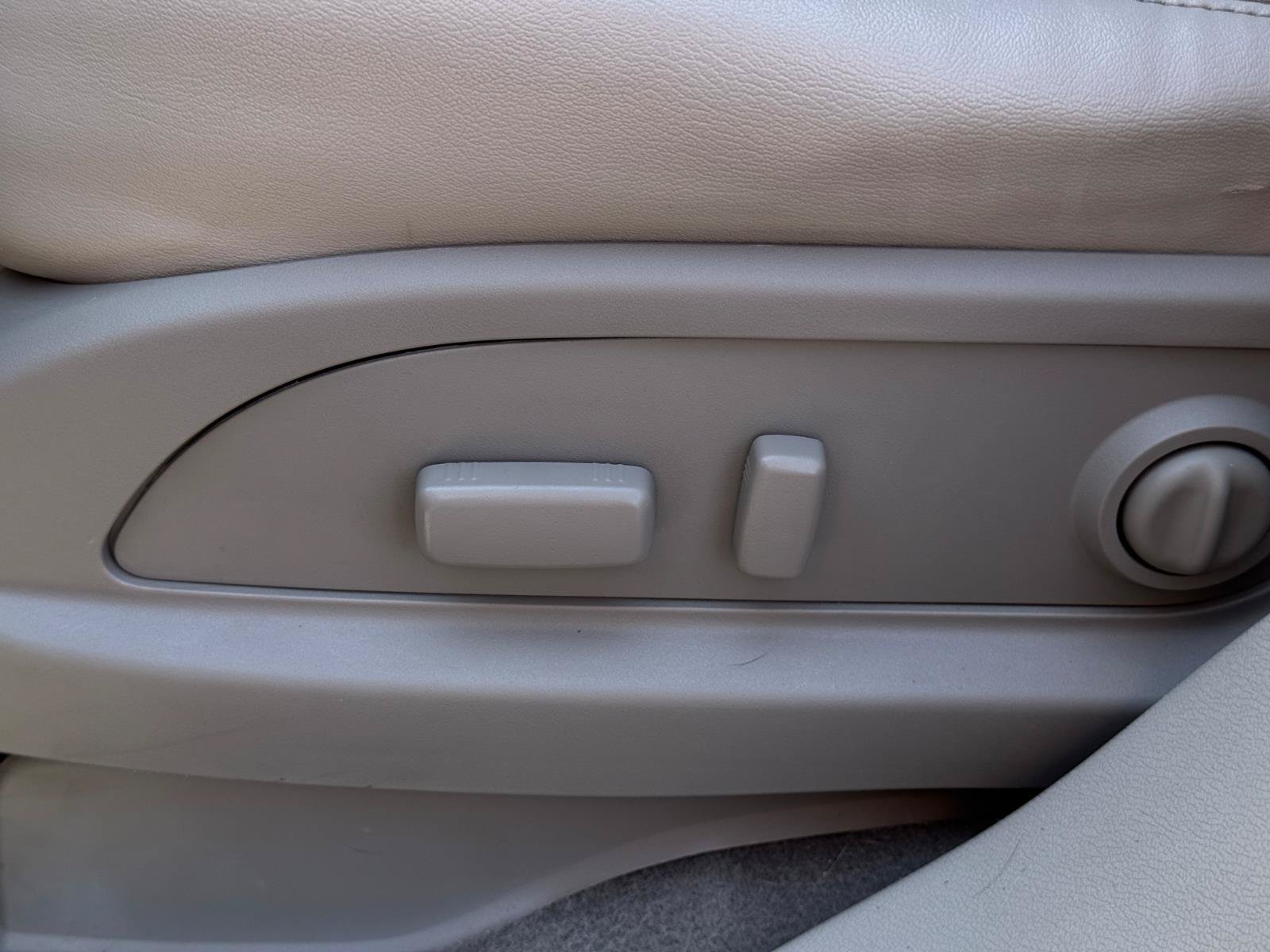 Used 2017 Buick Enclave Leather FWD image 13