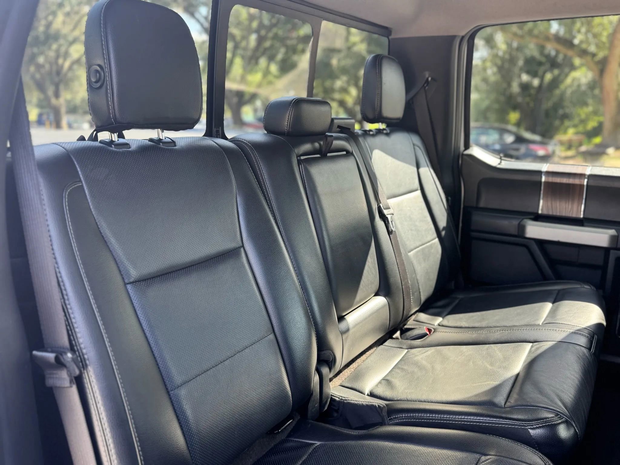 Used 2017 Ford F150 Lariat image 23