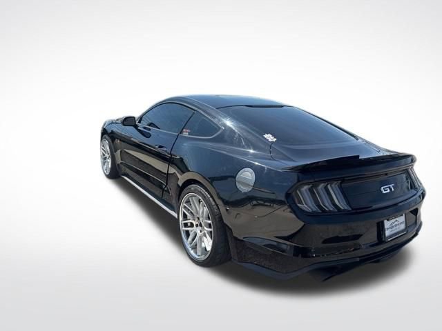 Used 2018 Ford Mustang GT RWD image 2