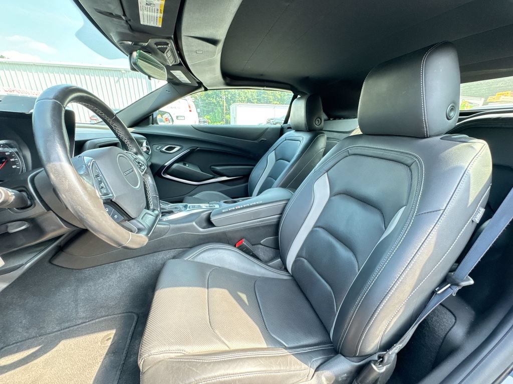 Used 2023 Chevrolet Camaro LT RWD image 13
