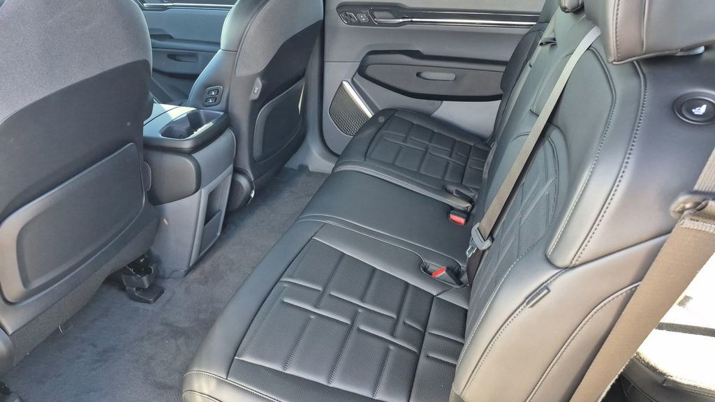 New 2026 Kia EV9 Land image 13