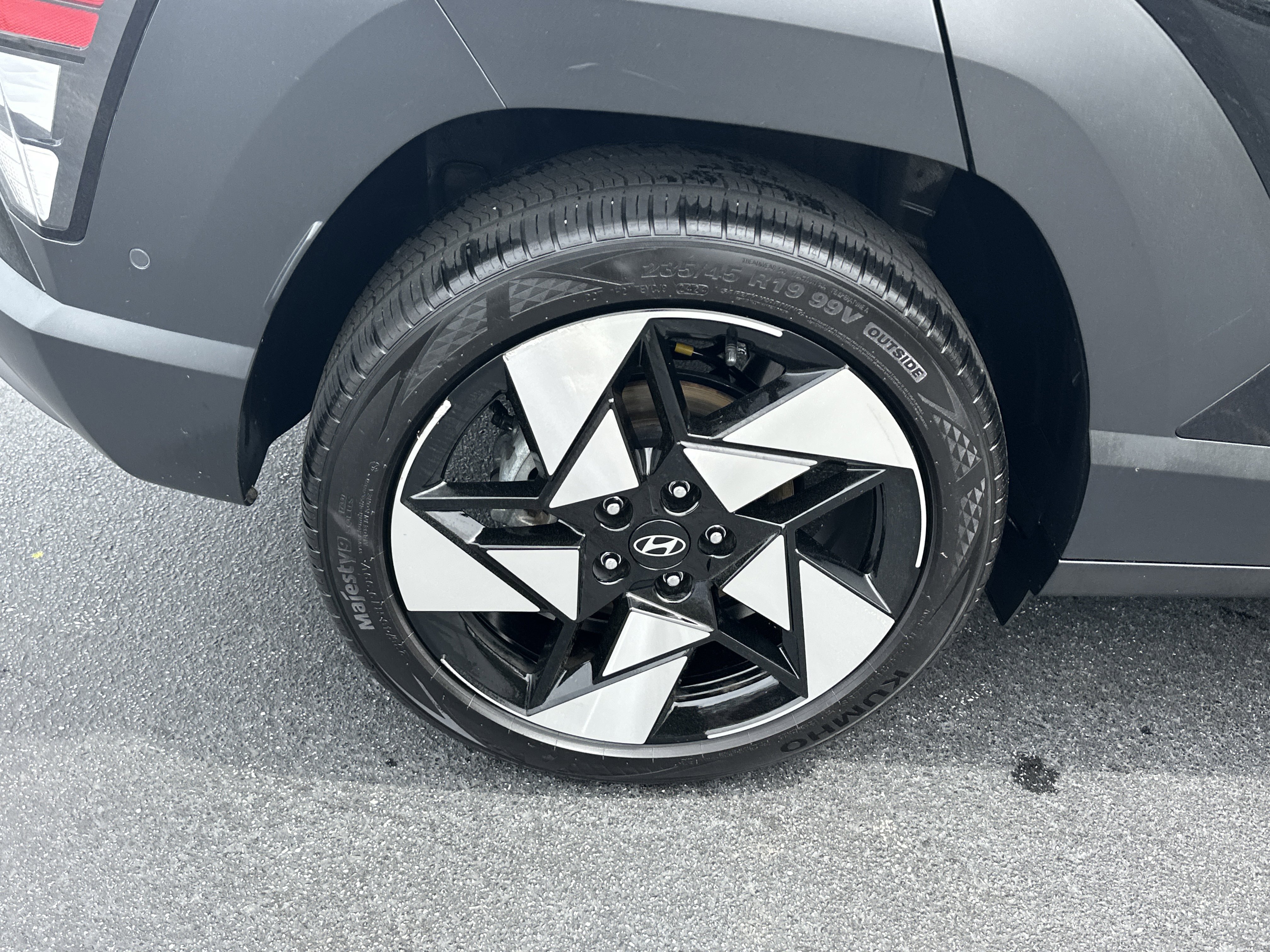 Used 2025 Hyundai Kona Limited image 19