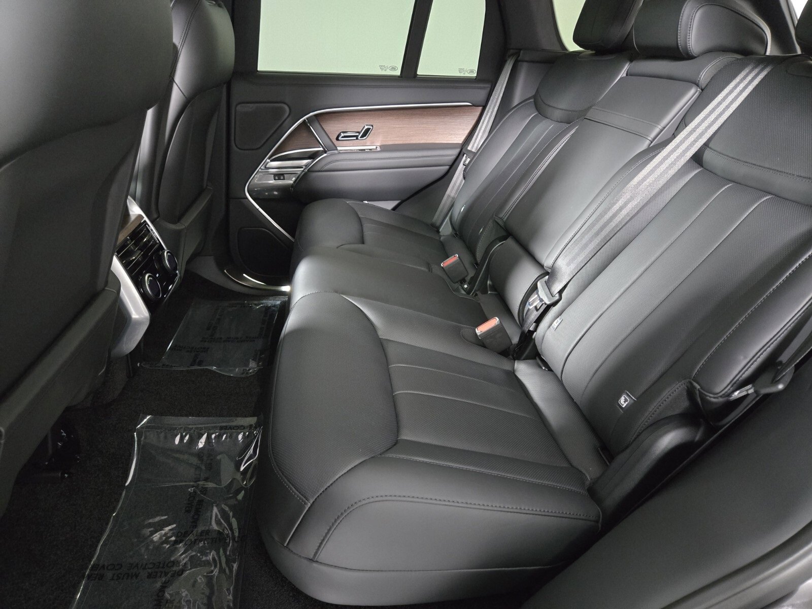New 2025 Land Rover Range Rover SE image 5