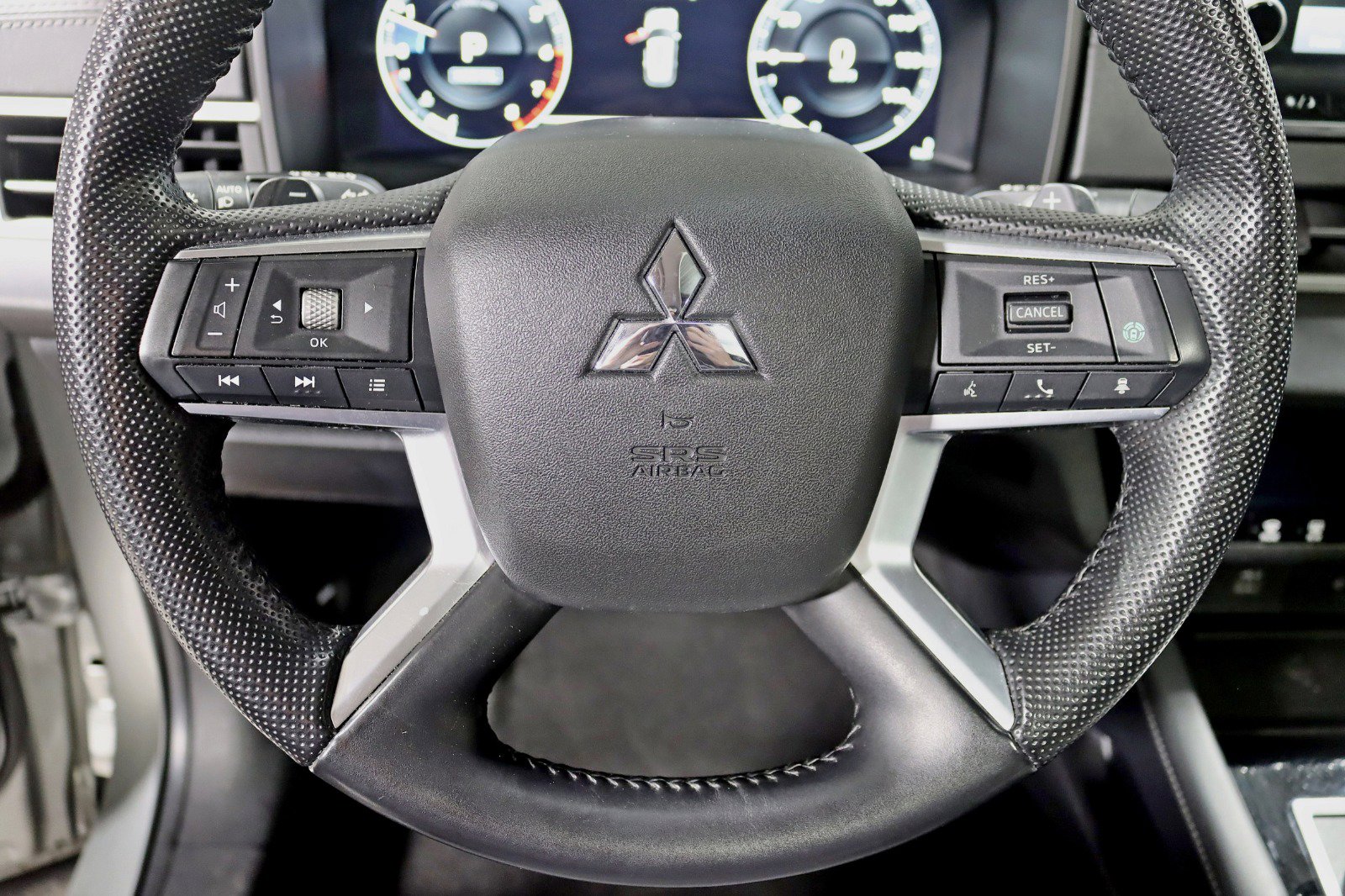 Used 2022 Mitsubishi Outlander SE image 14