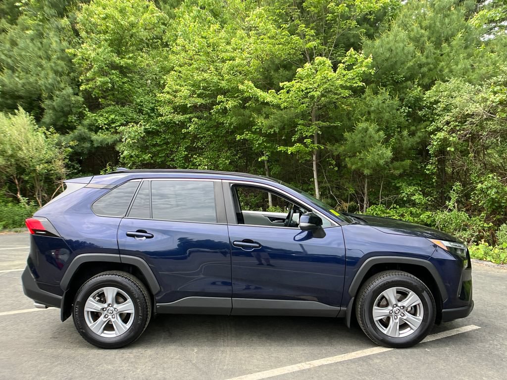 Used 2022 Toyota RAV4 XLE w/ Convenience Package AWD/4WD image 6
