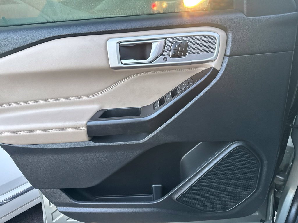 Used 2020 Ford Explorer Limited AWD/4WD image 9