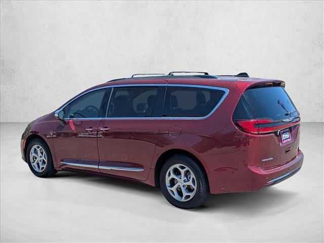 Used 2023 Chrysler Pacifica Limited FWD image 8