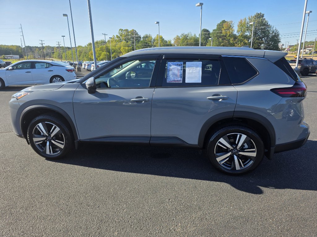 Used 2025 Nissan Rogue SL image 6