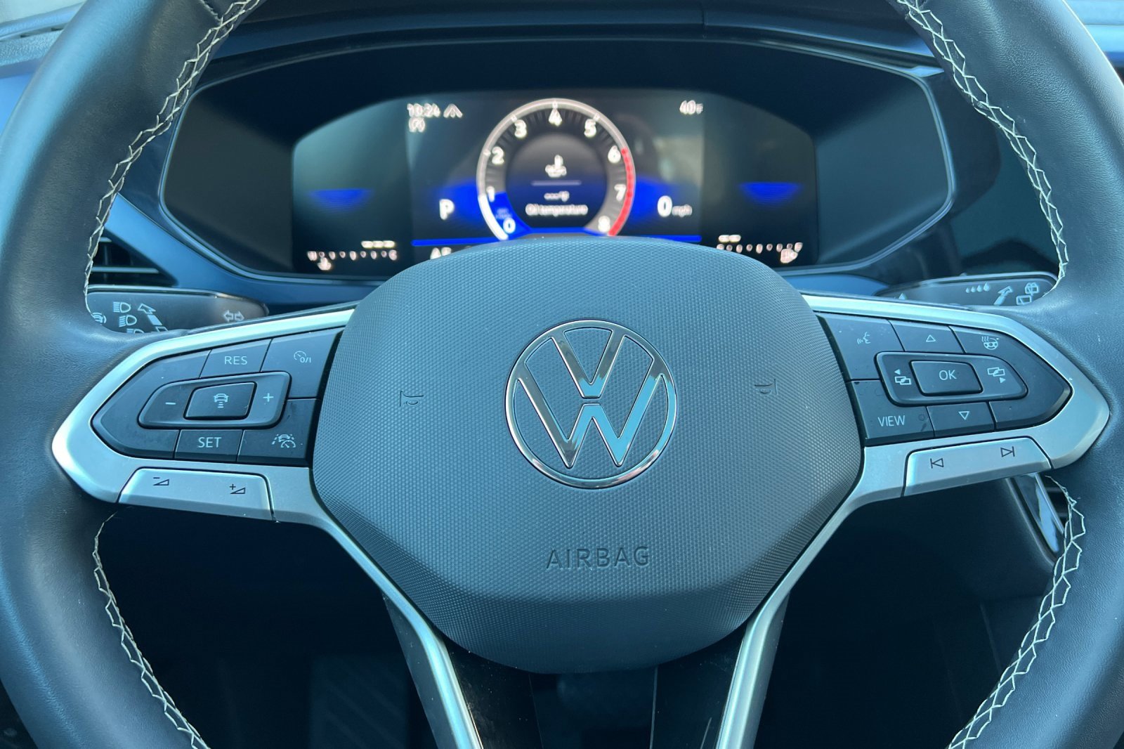 Used 2024 Volkswagen Taos SE image 30