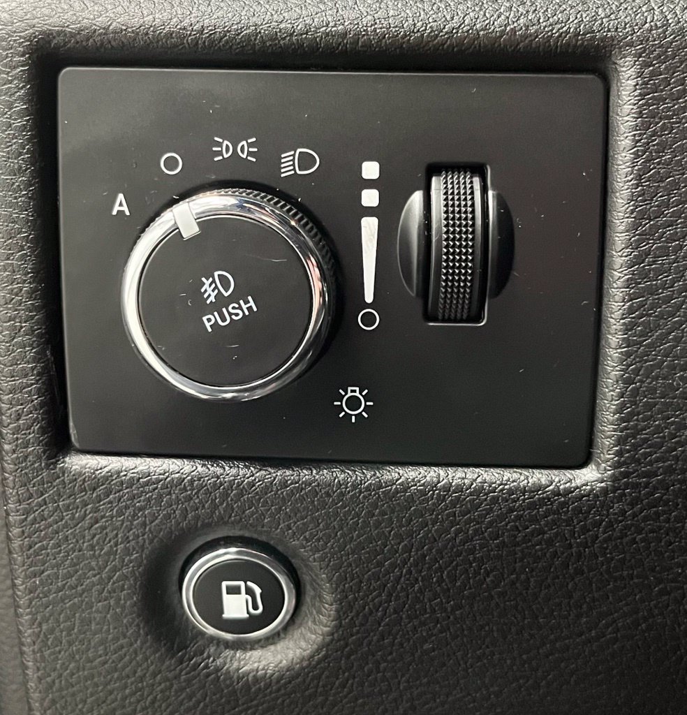 Used 2018 Jeep Grand Cherokee Limited AWD/4WD image 32
