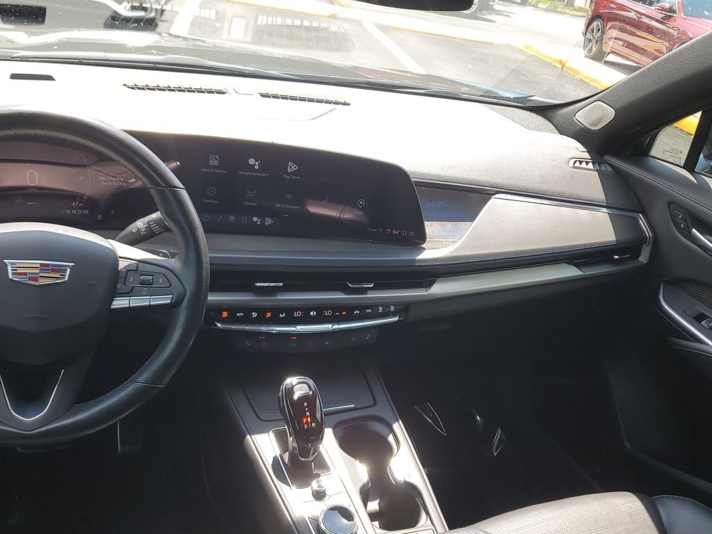 Certified 2024 Cadillac XT4 Sport FWD image 19