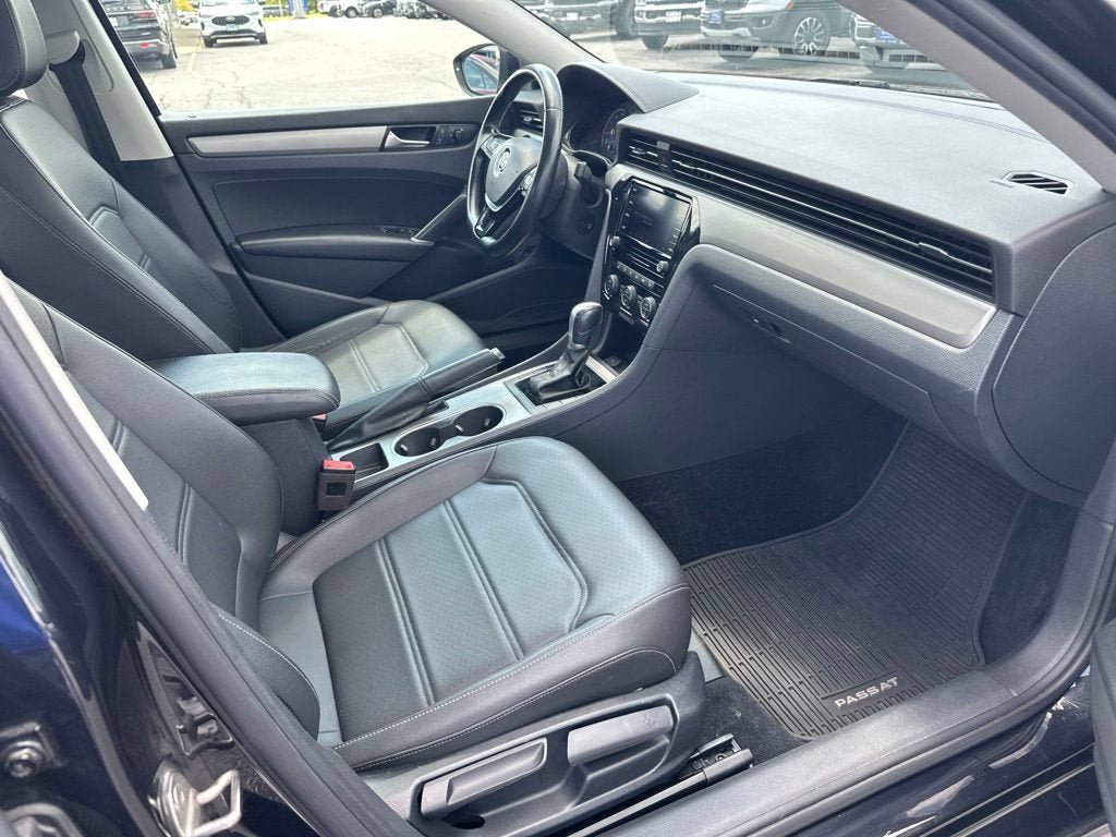 Used 2020 Volkswagen Passat 2.0T SE w/ Sunroof Package FWD image 11