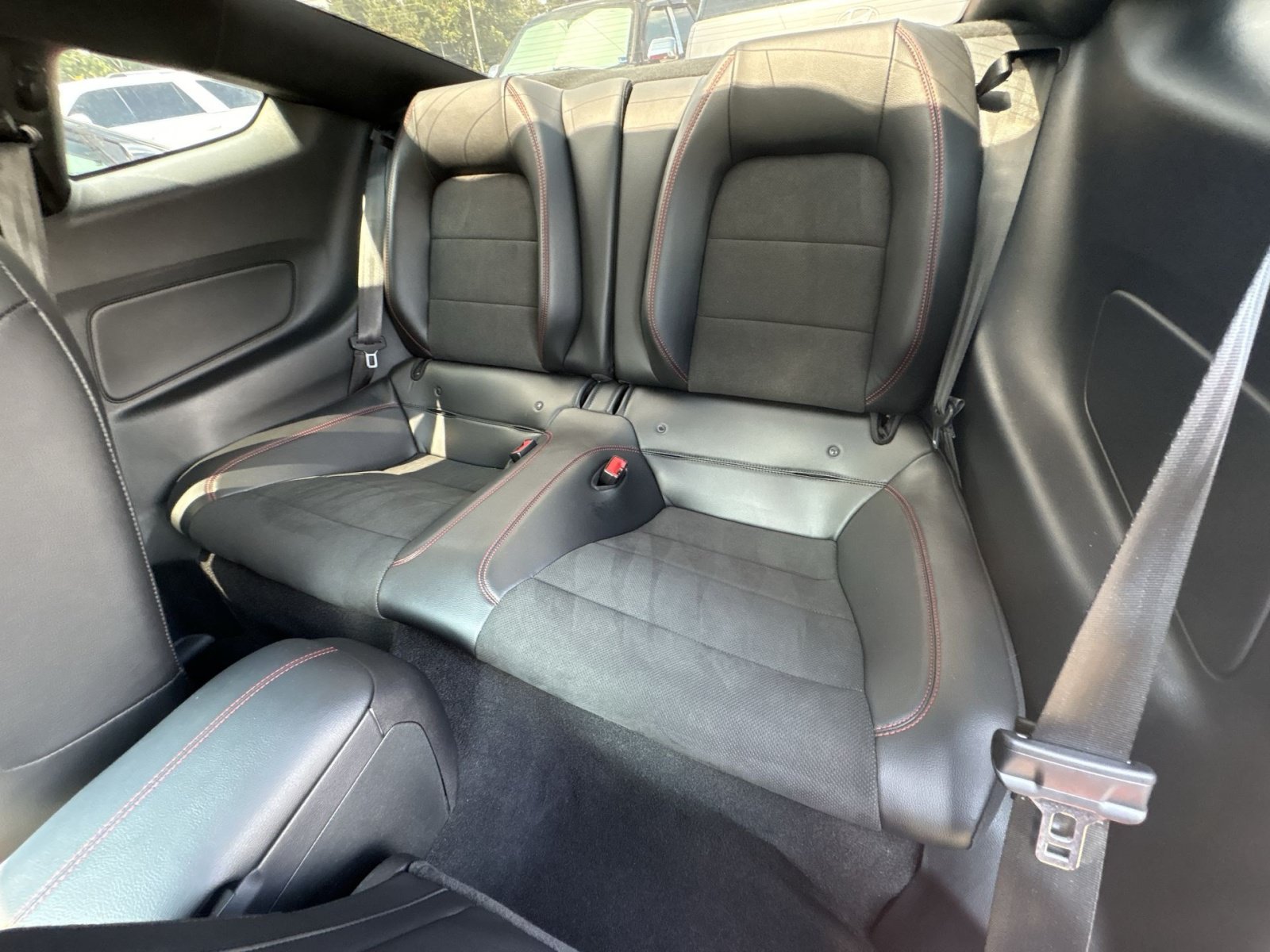 Used 2019 Ford Mustang GT Premium w/ Equipment Group 401A RWD image 24