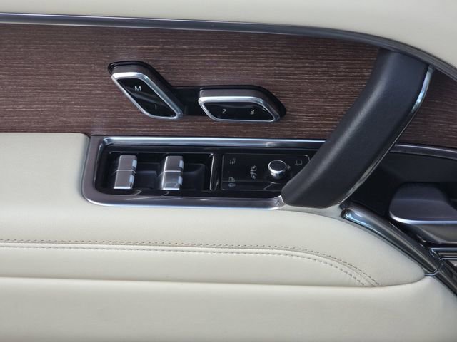Certified 2024 Land Rover Range Rover SE image 27