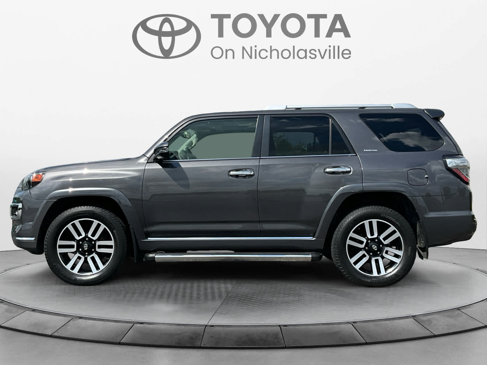 Used 2018 Toyota 4Runner Limited AWD/4WD image 2