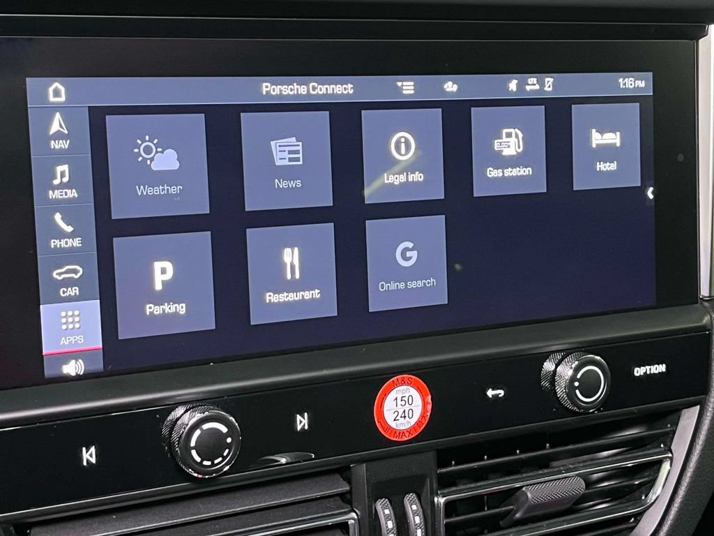 Certified 2023 Porsche Macan AWD/4WD image 29