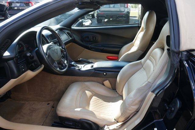 Used 2001 Chevrolet Corvette Convertible w/ Preferred Equipment Group1 image 2