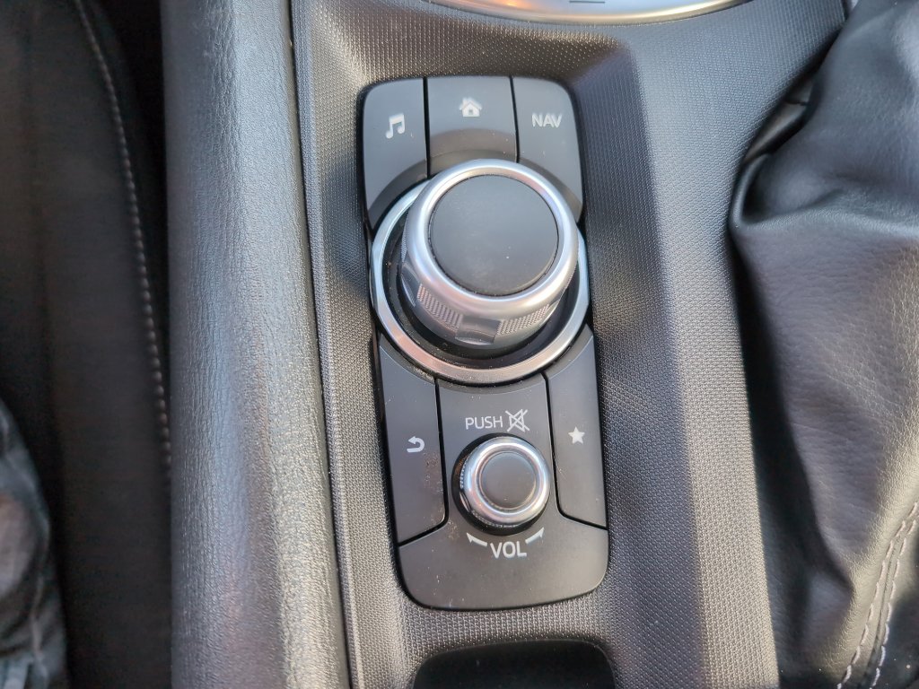 Used 2021 MAZDA MX-5 Miata Club image 25