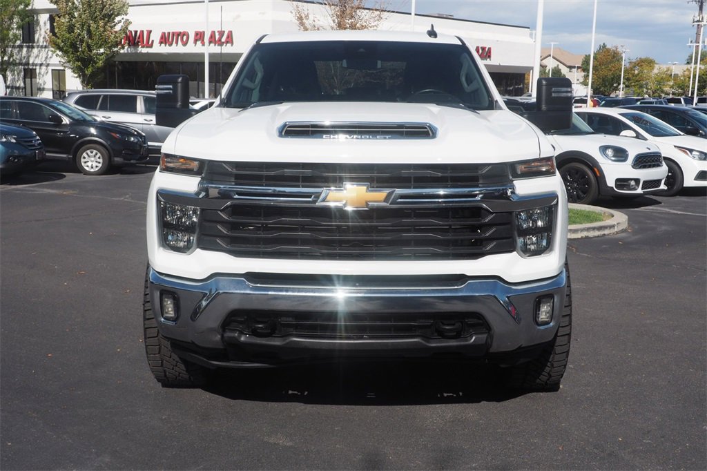 Used 2024 Chevrolet Silverado 2500 LT image 2