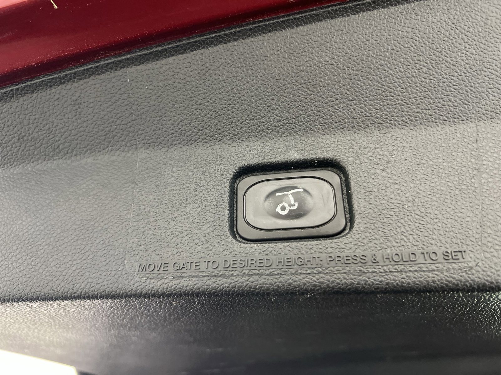 Used 2019 Ford Explorer XLT w/ Equipment Group 202A AWD/4WD image 28