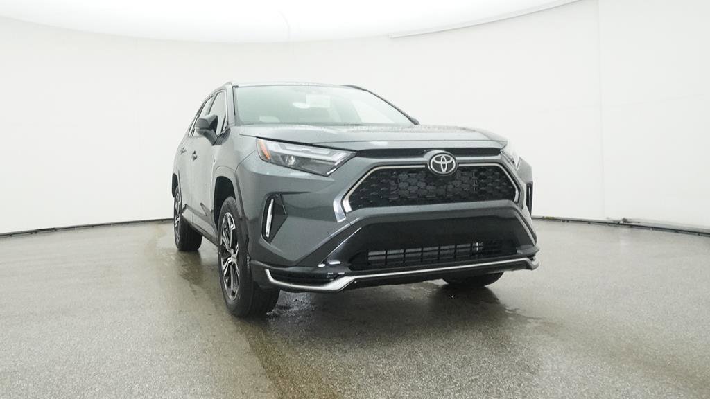 Used 2025 Toyota RAV4 XSE image 32