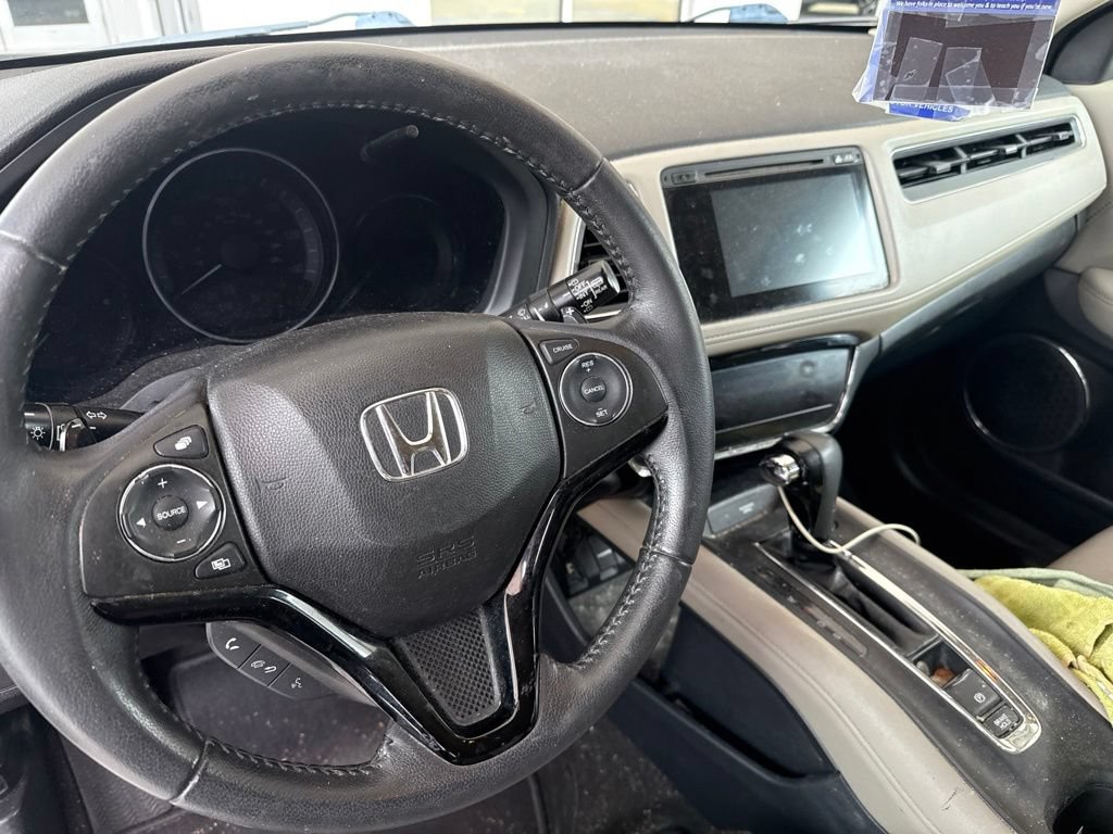 Used 2018 Honda HR-V EX-L image 2