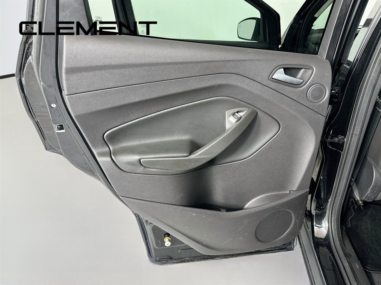 Used 2015 Ford Escape Titanium w/ Equipment Group 301A FWD image 32