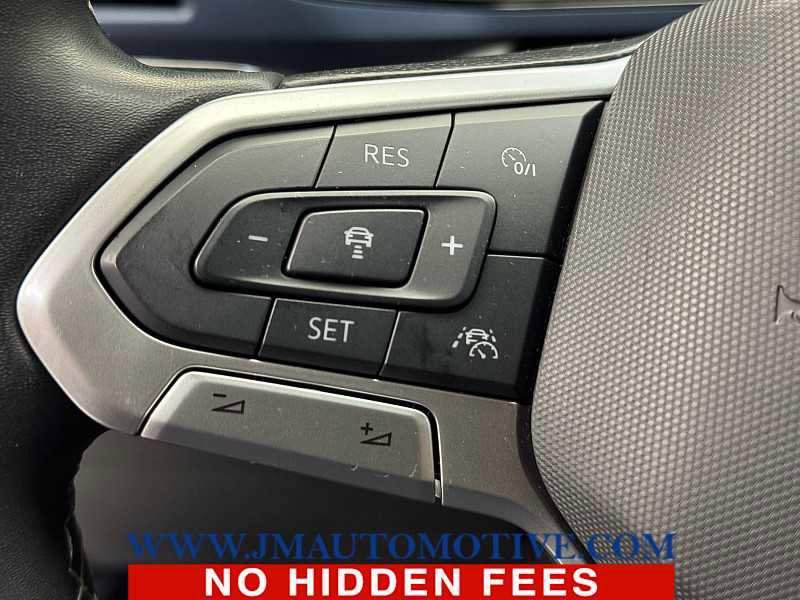 Used 2024 Volkswagen Taos SE FWD image 38