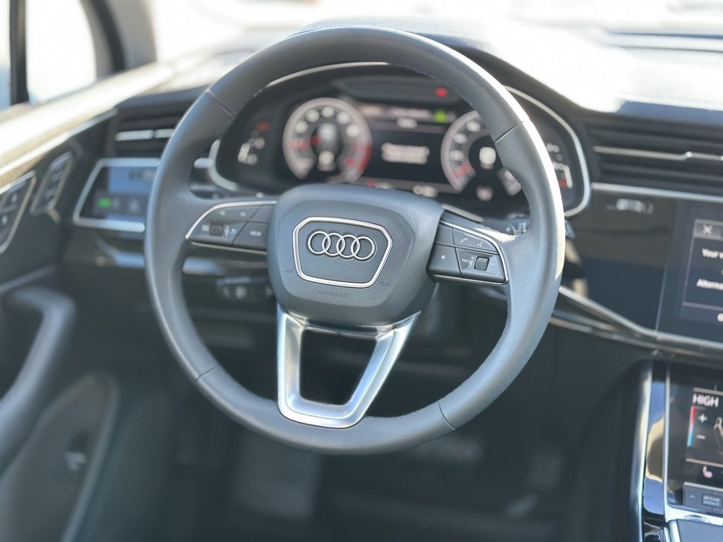 Used 2023 Audi Q7 2.0T Premium w/ Convenience Package image 12