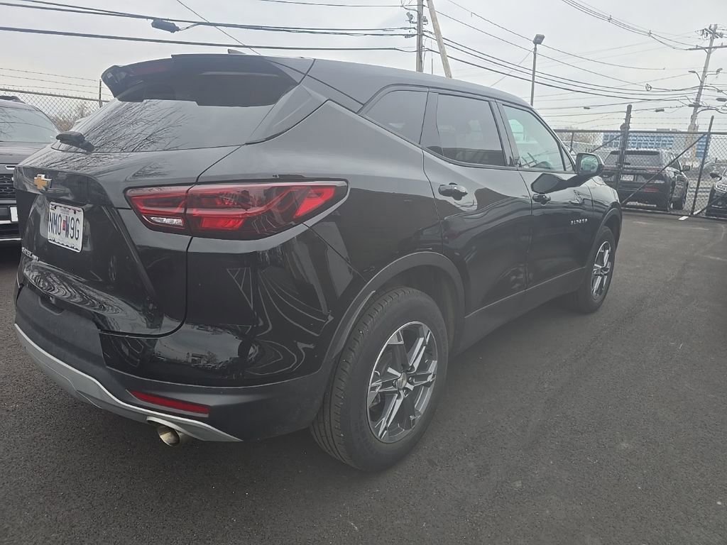 Used 2025 Chevrolet Blazer LT AWD/4WD image 4