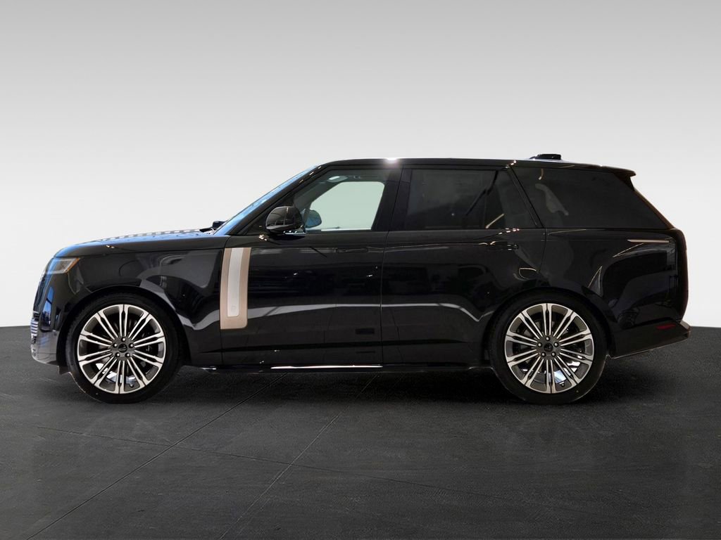 New 2026 Land Rover Range Rover SV image 2
