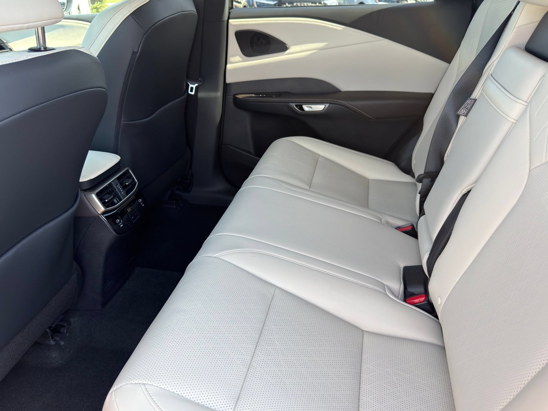 Used 2024 Lexus RX 350h AWD/4WD image 27