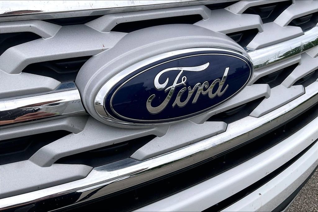 Used 2018 Ford Explorer XLT FWD image 29