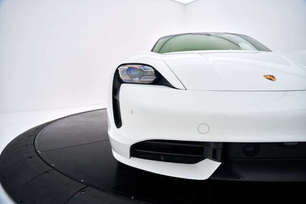 Used 2020 Porsche Taycan Turbo AWD/4WD image 20