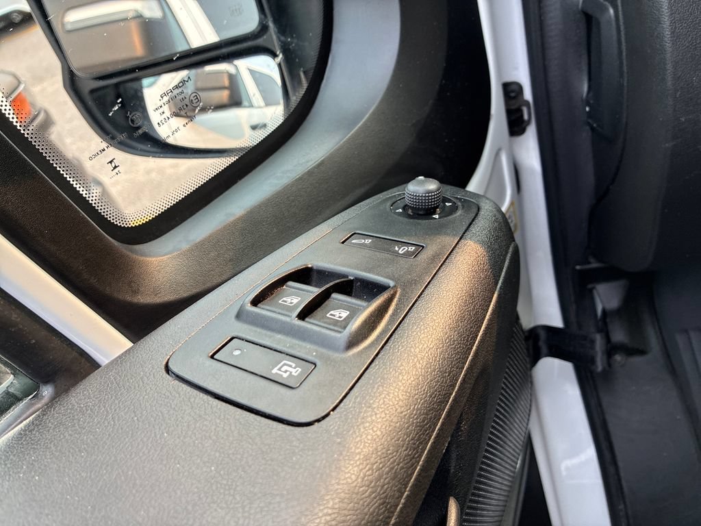 Used 2025 RAM ProMaster 2500 w/ Convenience Group FWD image 24