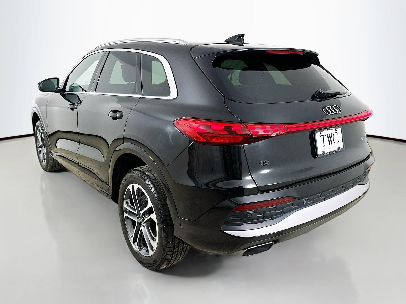 Used 2025 Audi Q5 Premium AWD/4WD image 7