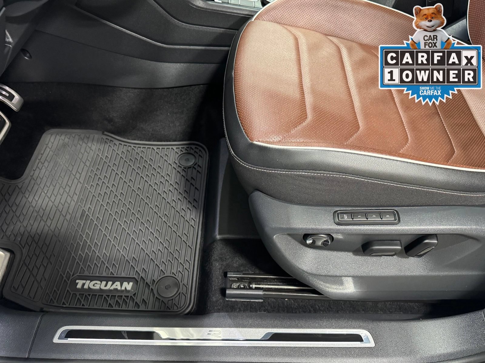 Used 2024 Volkswagen Tiguan SEL R-Line AWD/4WD image 18