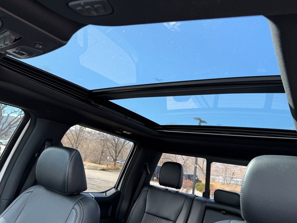 Used 2022 Ford F350 Lariat w/ Tremor Off-Road Package image 34