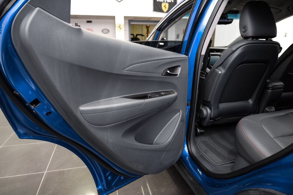 Used 2020 Chevrolet Bolt Premier w/ Infotainment Package FWD image 40