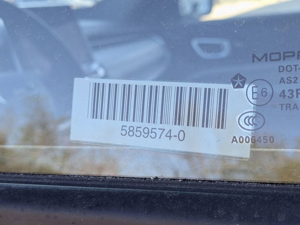 Used 2025 Jeep Compass Limited image 29