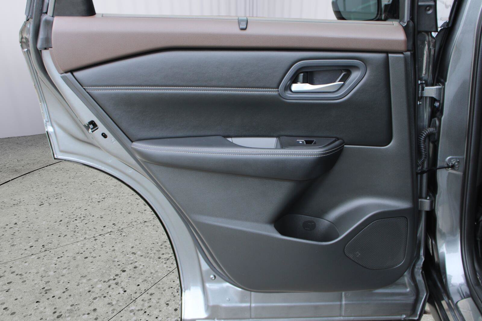 Used 2023 Nissan Rogue SL w/ SL Premium Package FWD image 46