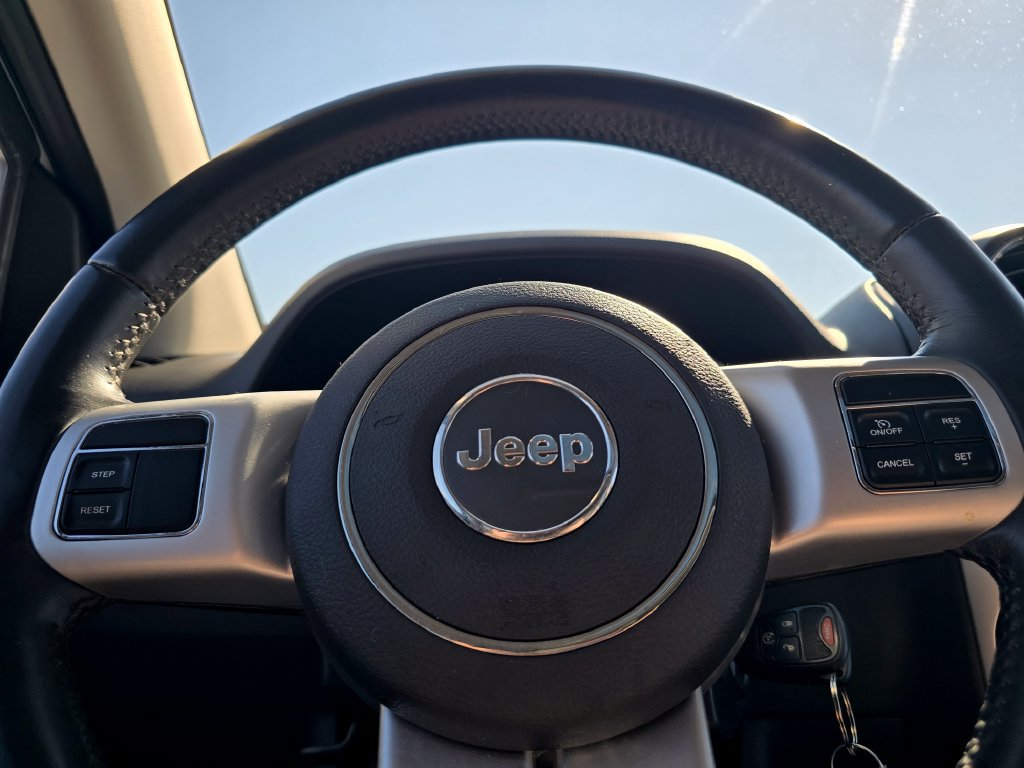 Used 2017 Jeep Compass High Altitude AWD/4WD image 25