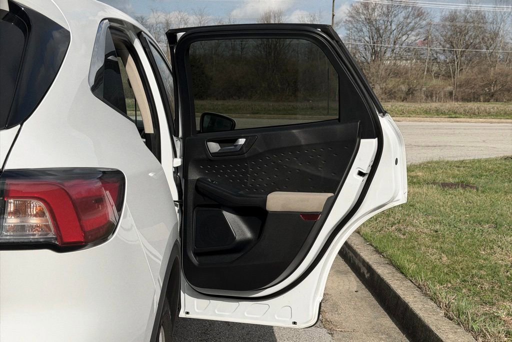 Used 2020 Ford Escape SE image 29