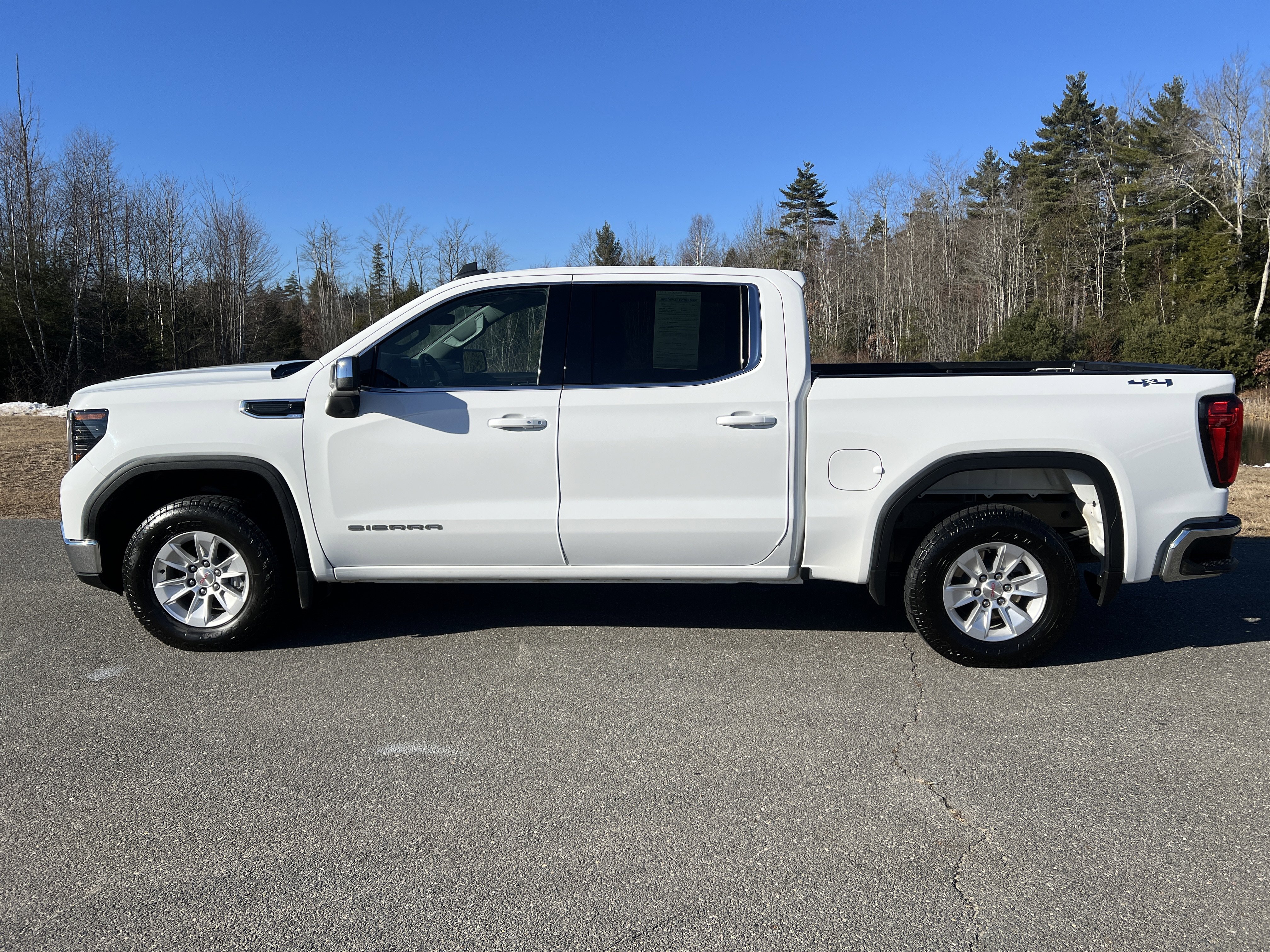 Used 2024 GMC Sierra 1500 SLE image 8